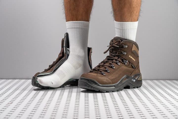Lowa Renegade GTX Mid